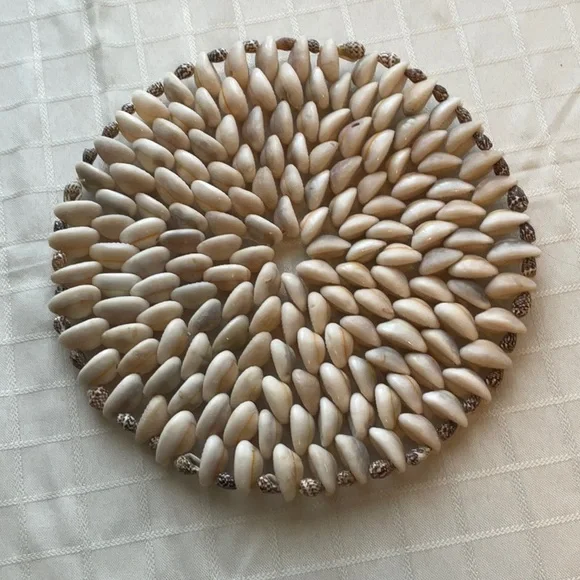 Cowrie Shell Trivets - Picture 5 of 6